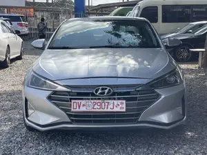 Hyundai Elantra Limited 2019 Silver