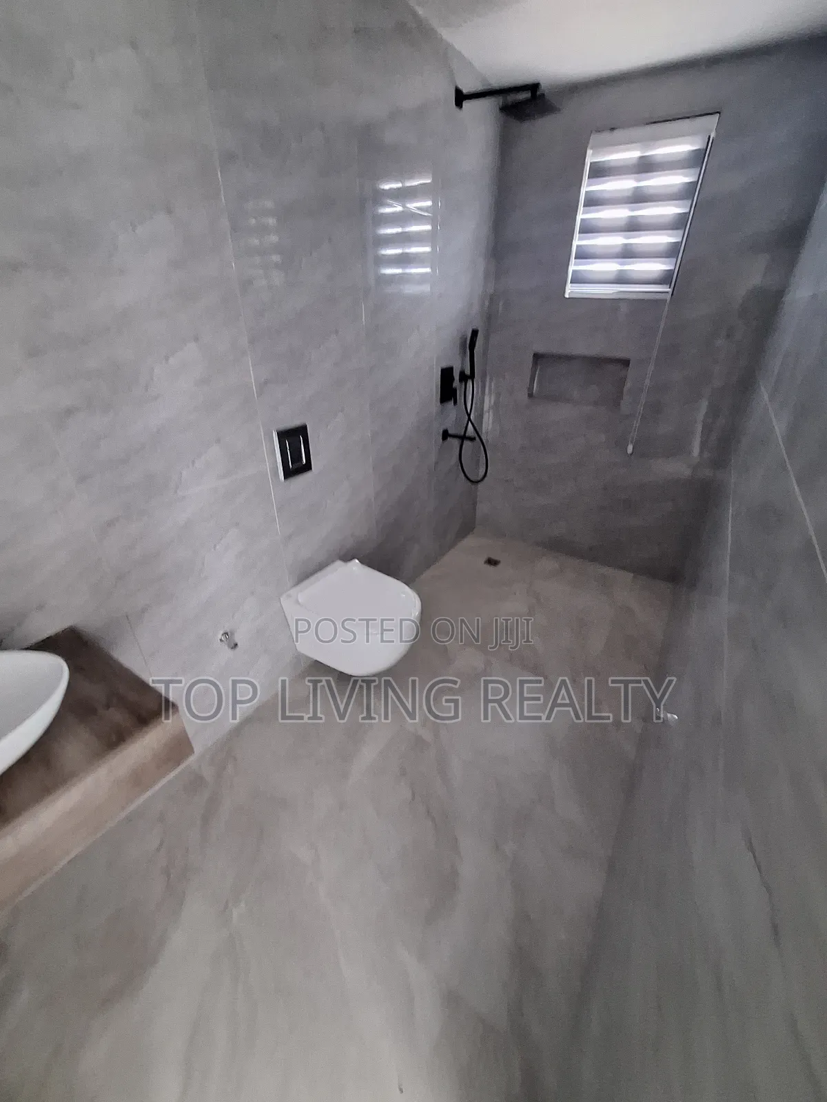 Furnished 4bdrm House in Legon Hills, Ashaley Botwe for sale