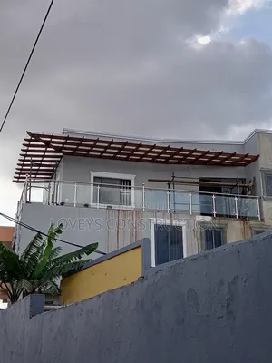 Lovey's Pergola