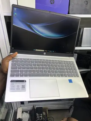 Laptop HP 15-Da2933nia 8GB Intel Core I3 SSD 256GB