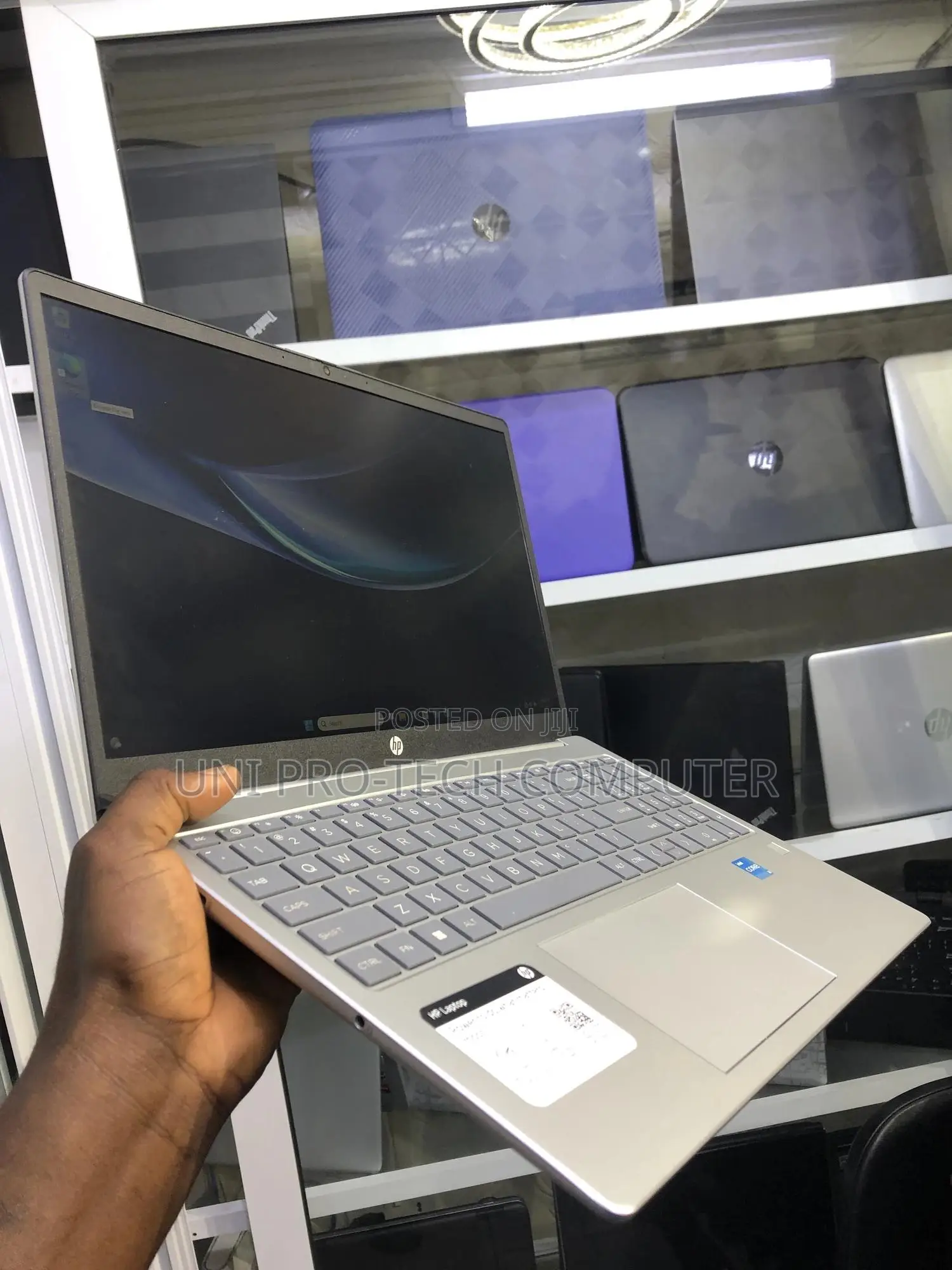 Laptop HP 15-Da2933nia 8GB Intel Core I3 SSD 256GB