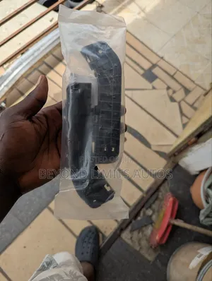 Toyota Camry 2007,2008,2009,10,11 Front Bumper Bracket / Fender Locker