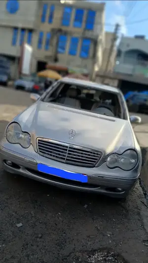 Mercedes Benz C-Class W203 Windscreen Available