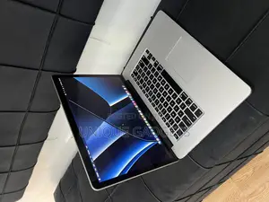 Laptop Apple MacBook Pro 2015 16GB Intel Core I7 SSD 256GB