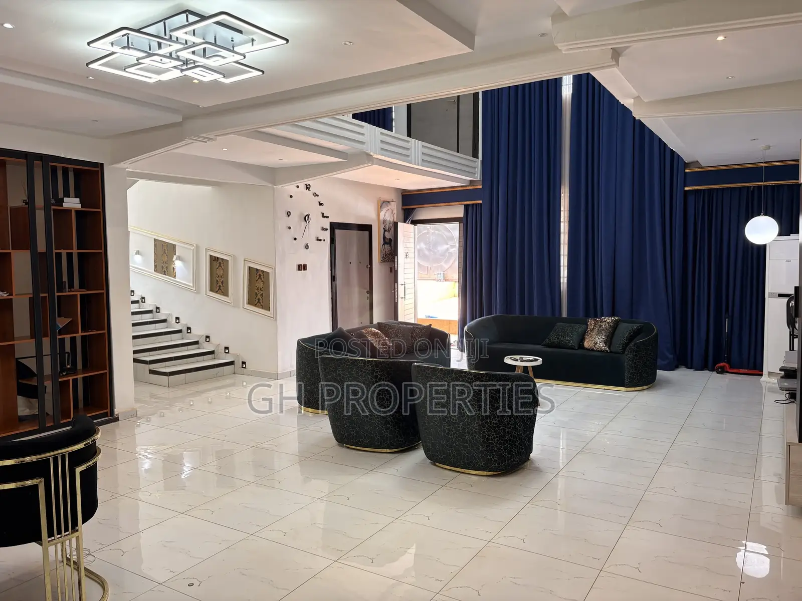 6bdrm Apartment in Yabe, Kumasi Metropolitan for sale