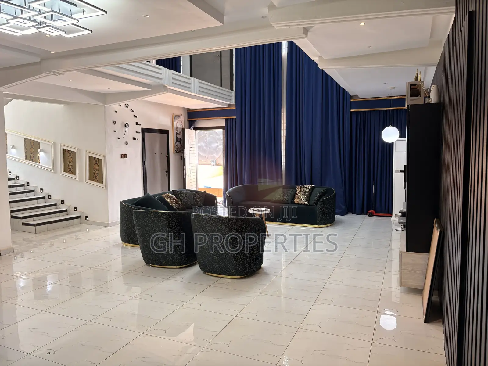6bdrm Apartment in Yabe, Kumasi Metropolitan for sale