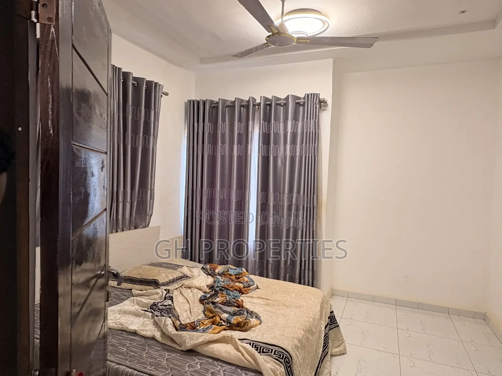 6bdrm Apartment in Yabe, Kumasi Metropolitan for sale