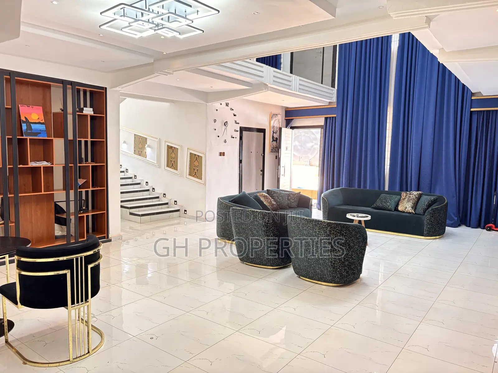 6bdrm Apartment in Yabe, Kumasi Metropolitan for sale