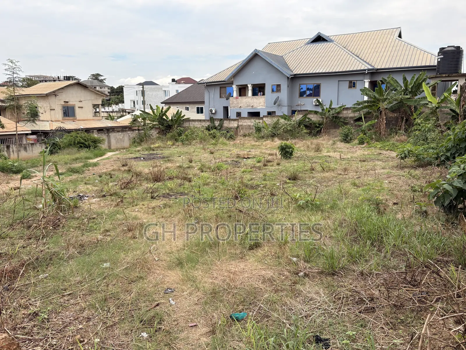 One Full Plot for Sale at Santasi Atasemanso.