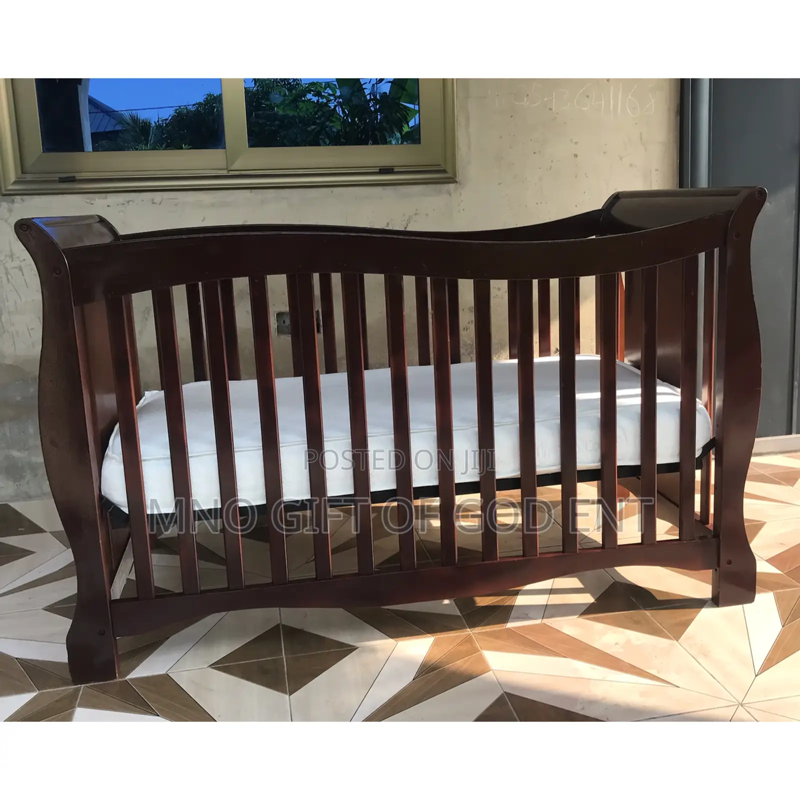 Brookside 4-in-1 Convertible Crib From U.S.