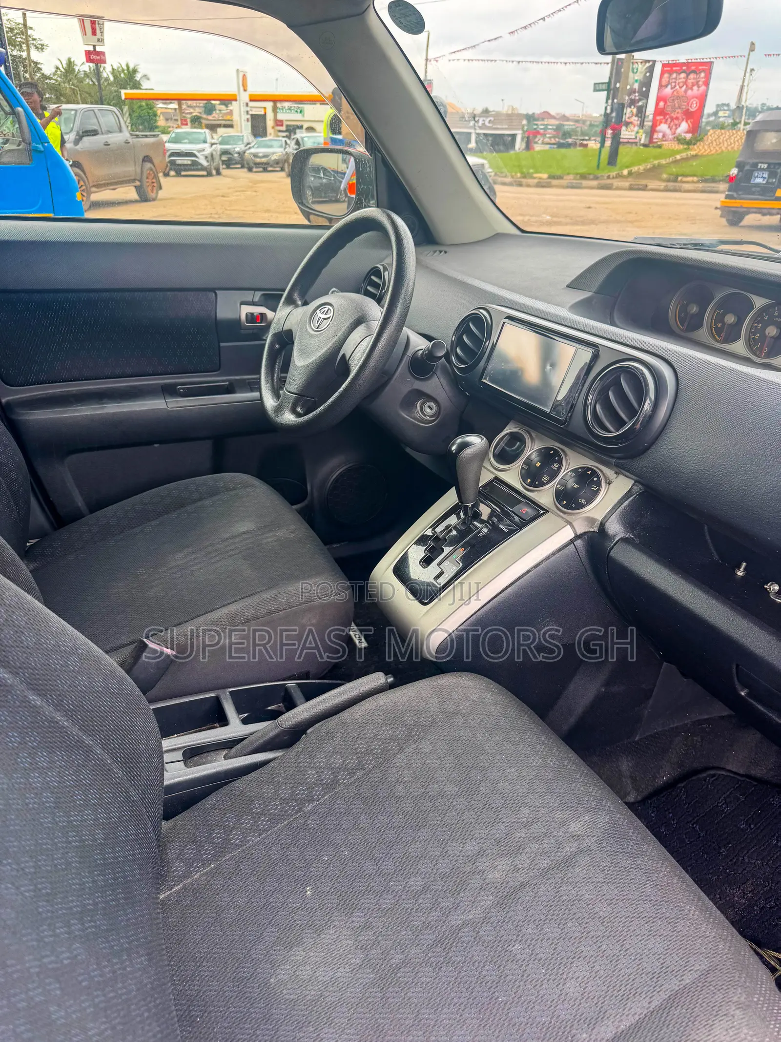 Toyota Corolla Rumion 2012 Orange