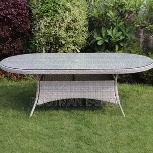 Elegant Grey Wicker Outdoor Dining Table – Glass Top