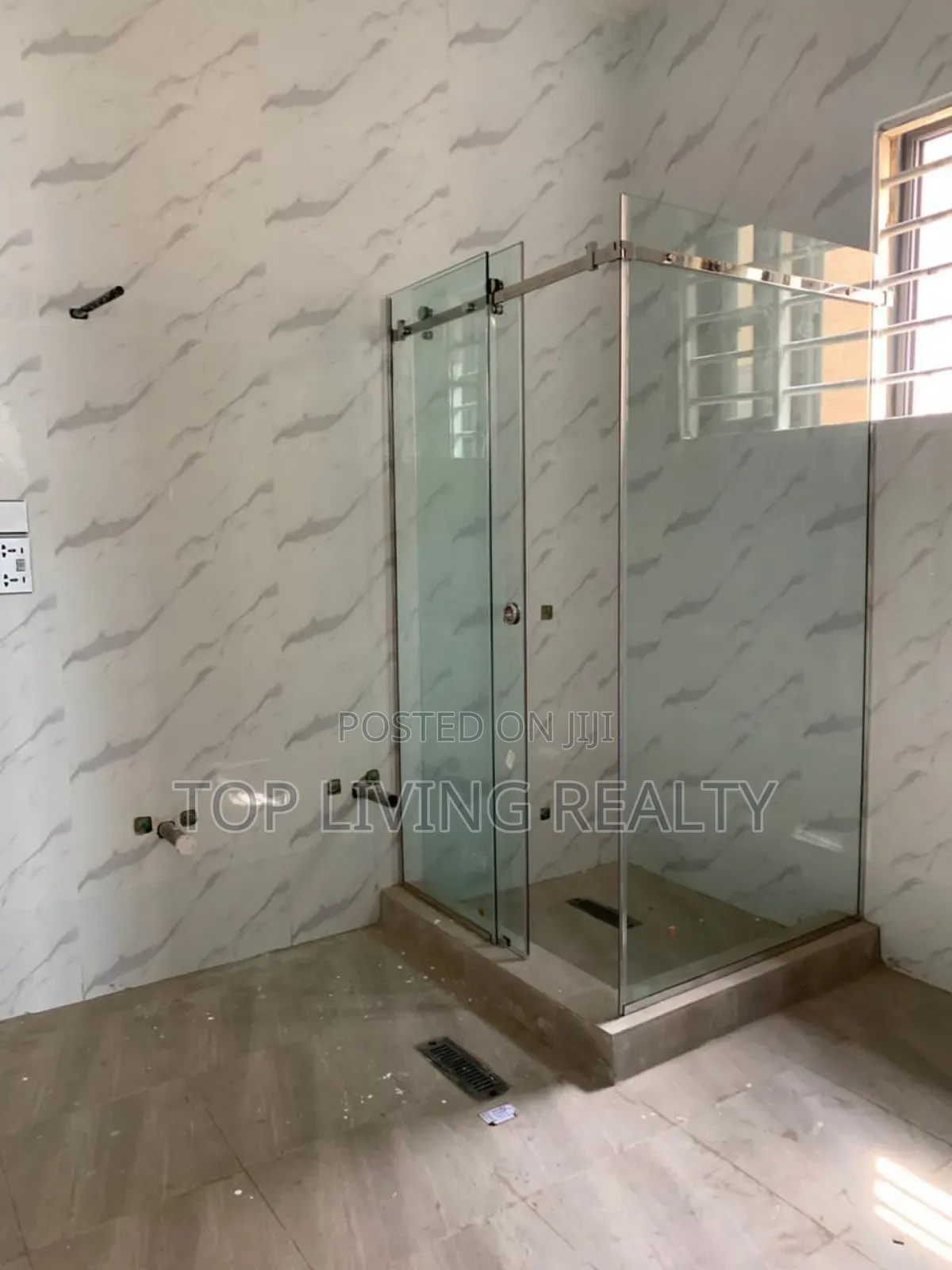 4bdrm Townhouse/Terrace in Legon Hills, Ashaley Botwe for sale