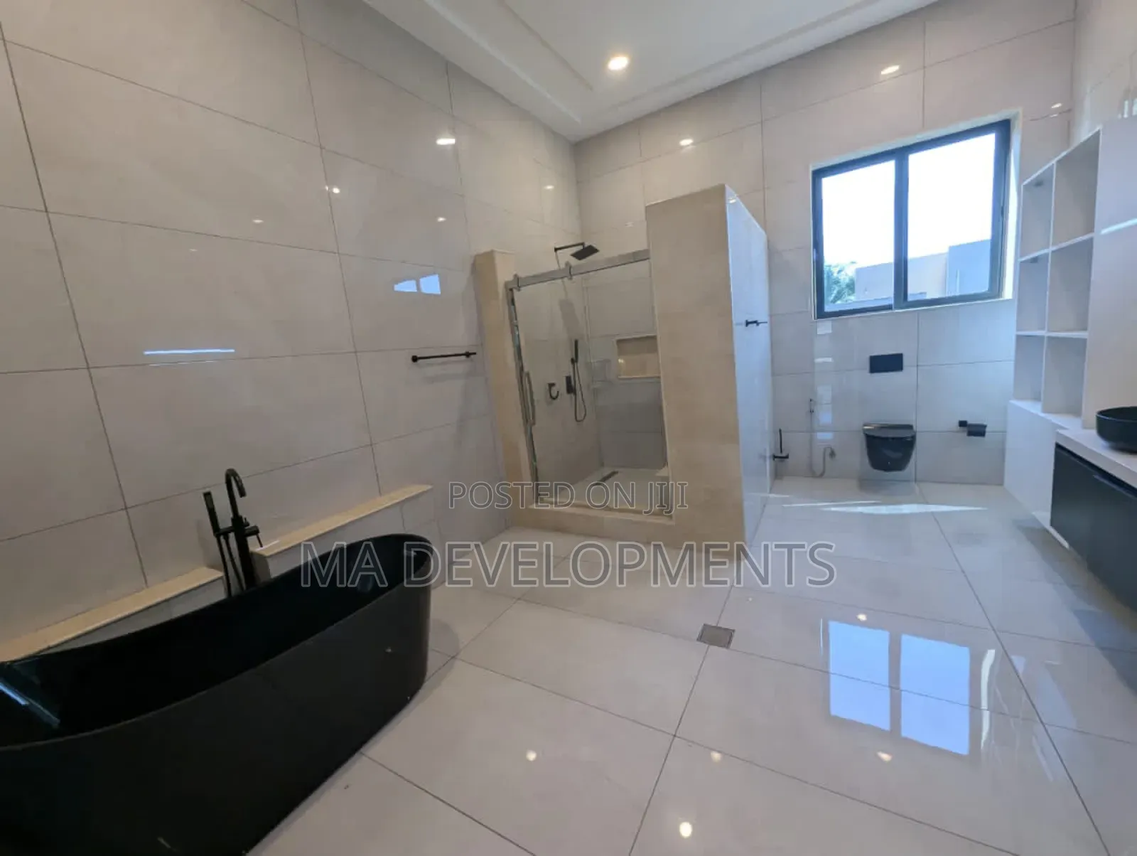 6bdrm Mansion in Madev Realty, Airport Residential Area for sale
