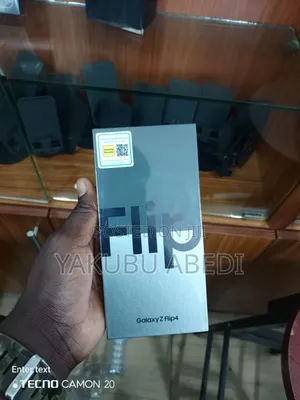 New Samsung Galaxy Z Flip4 256 GB Black