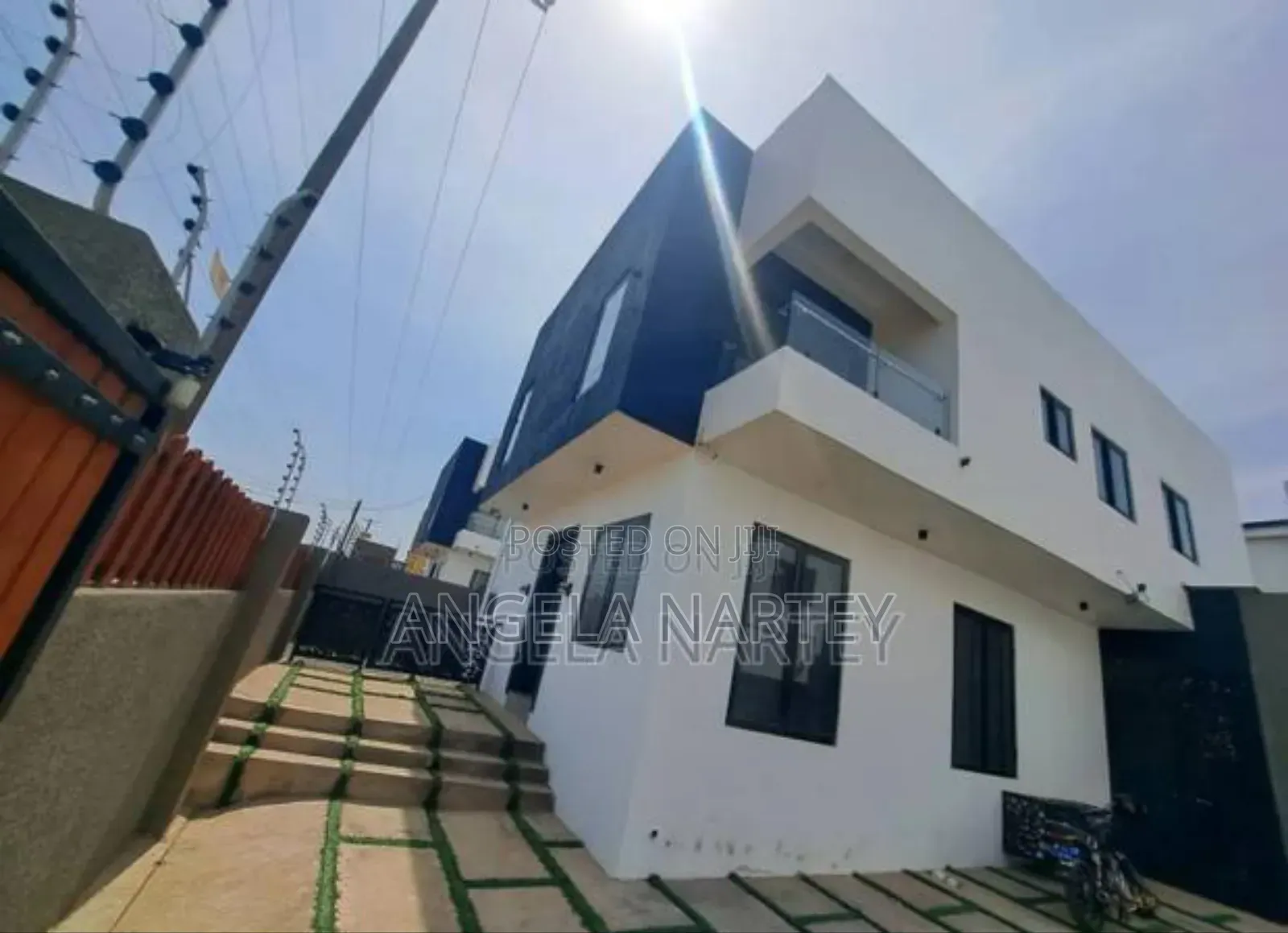 3bdrm House in Manet-East Airport, Accra Metropolitan for sale