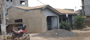 3bdrm House in Uncompleted, Tema Metropolitan for sale
