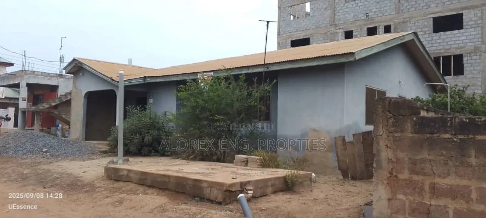 3bdrm House in Uncompleted, Tema Metropolitan for sale