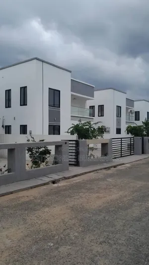 4bdrm House in Testimonial Building, Oyarifa for sale