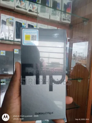 New Samsung Galaxy Z Flip4 256 GB Black