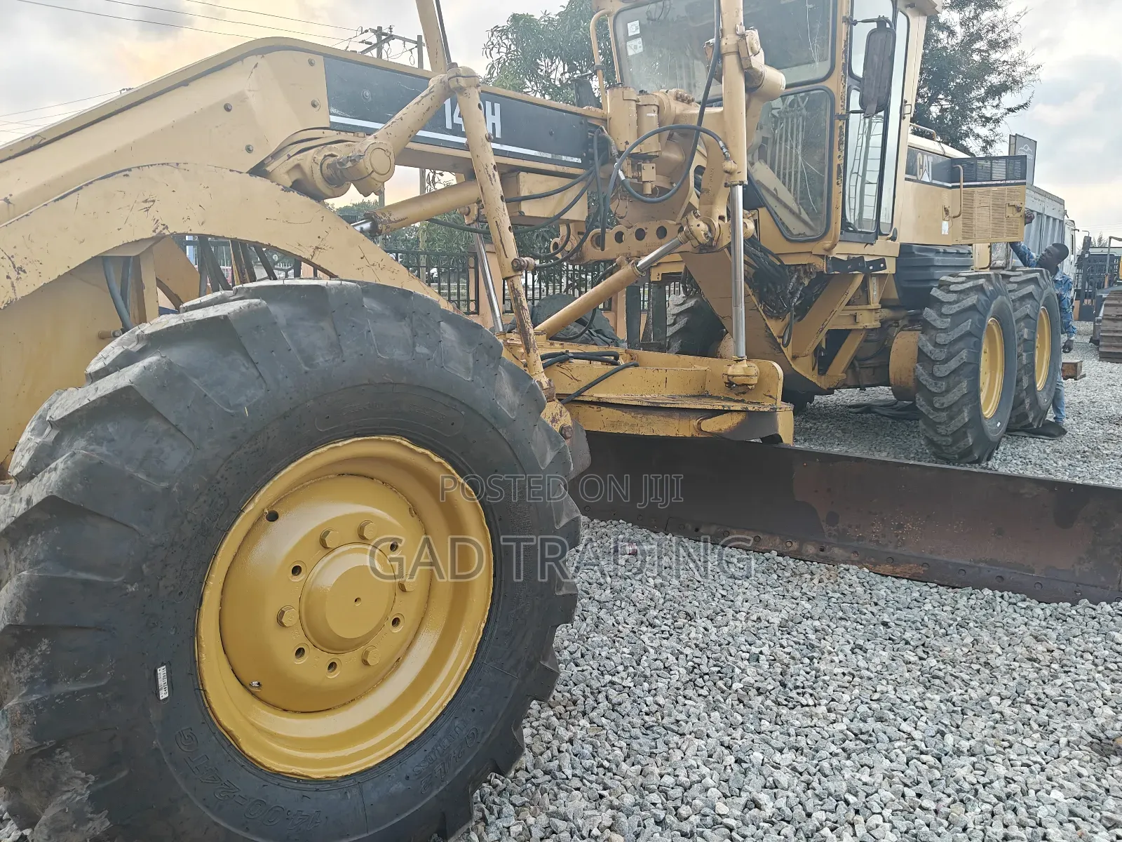 140h Caterpillar Gradder
