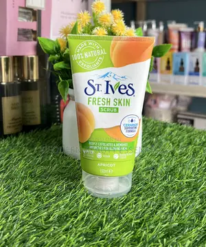 St Ives Scrub 150ml