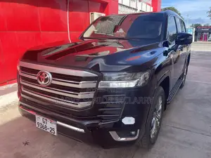 Toyota Land Cruiser J300 4.0 2022 Black