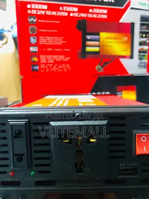 Dc12v to Ac220v 1500w Power Inverter