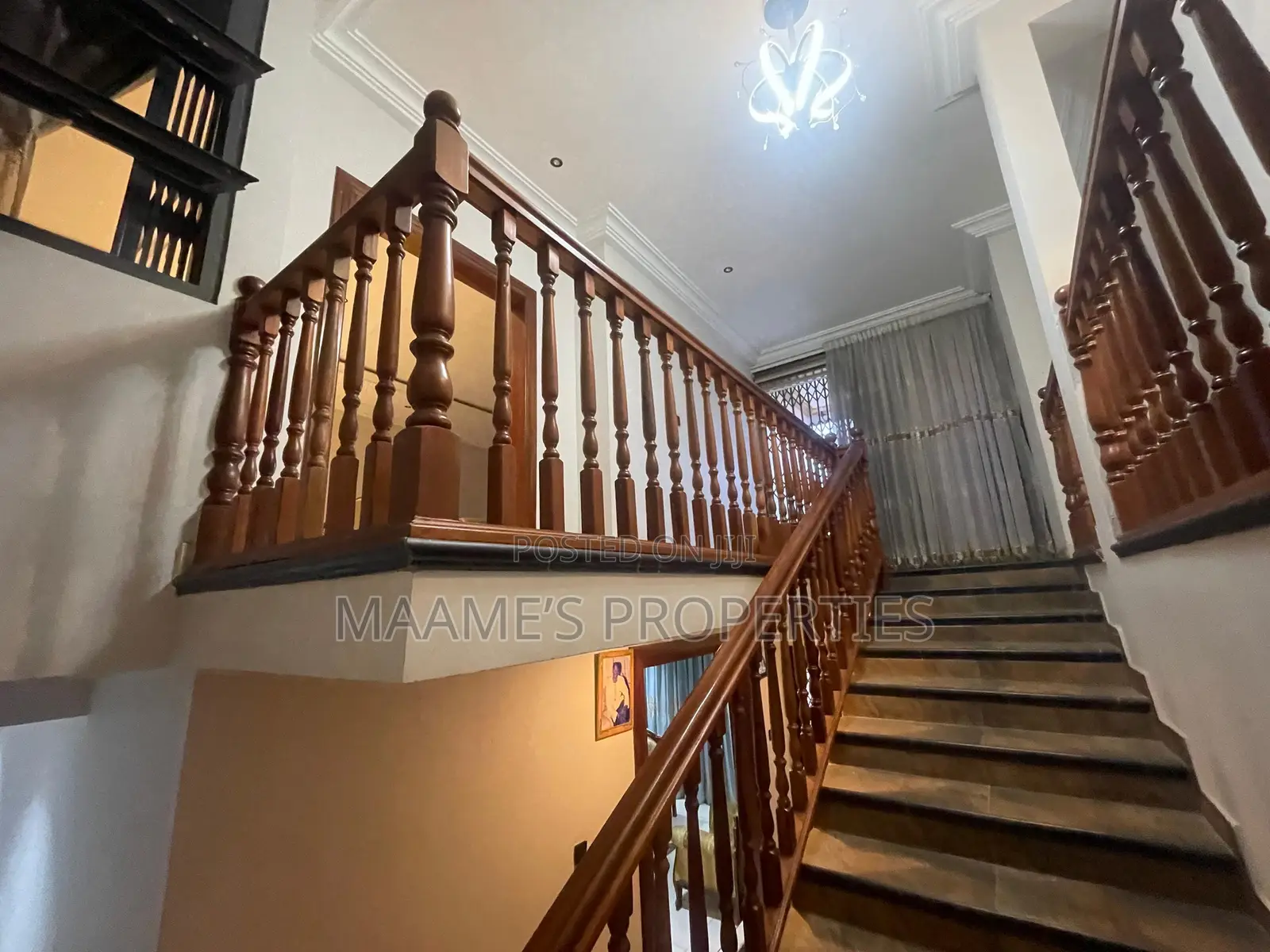 6bdrm Duplex in Kwabenya for sale