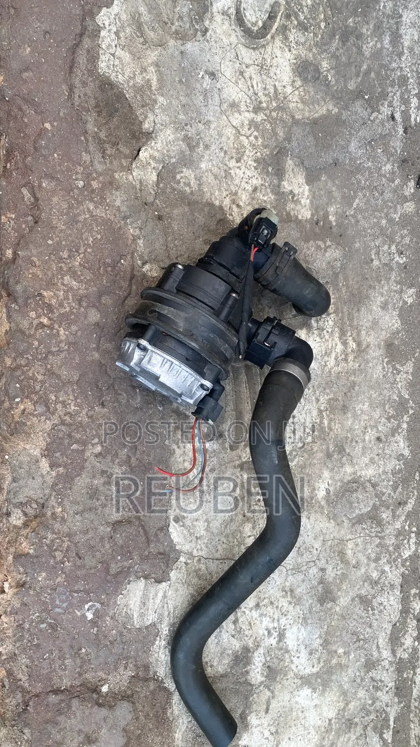 Mercedes Benz C300 (2016-2018) W205 Engine Auxiliary Water Pump
