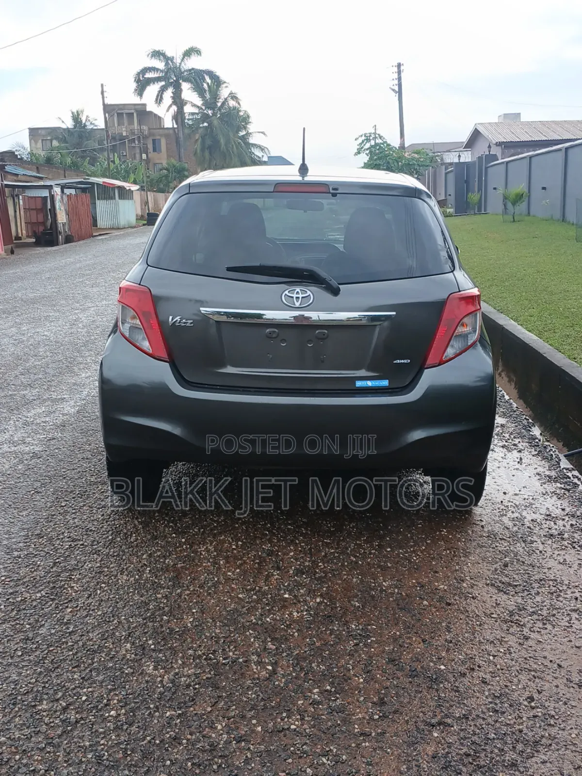 Toyota Vitz 1.3 AWD 3dr 2013 Gray