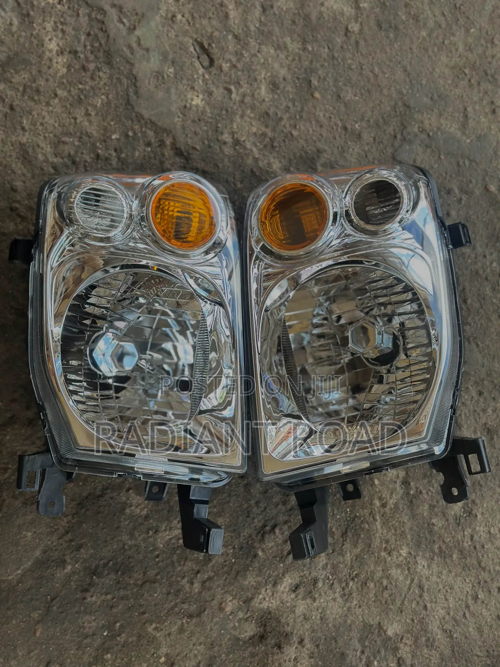 Nissan Hardbody Headlight