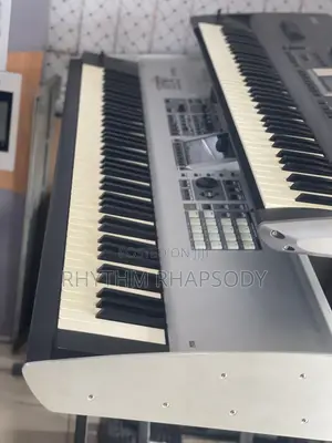 Roland Fantom X8