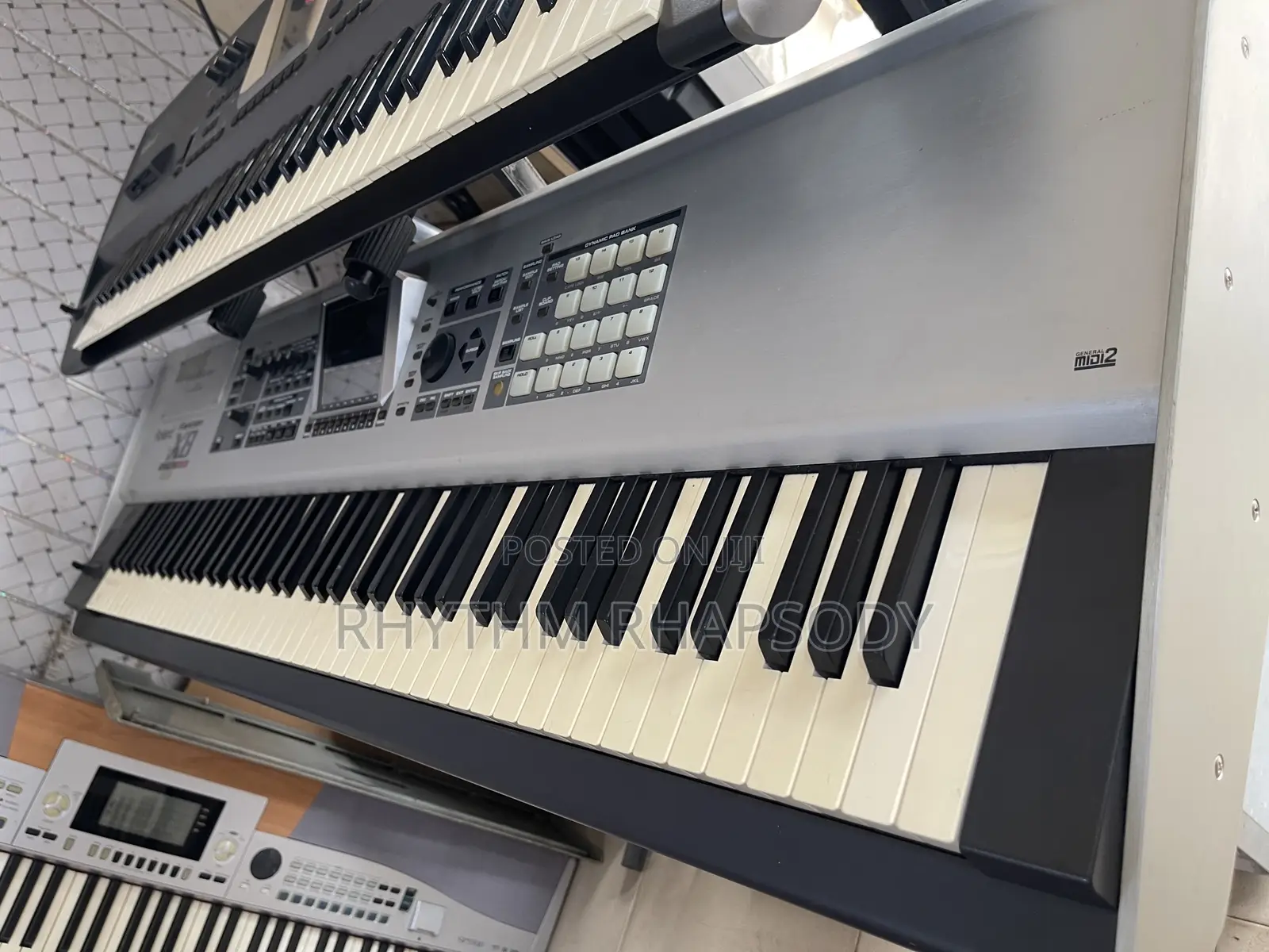 Roland Fantom X8