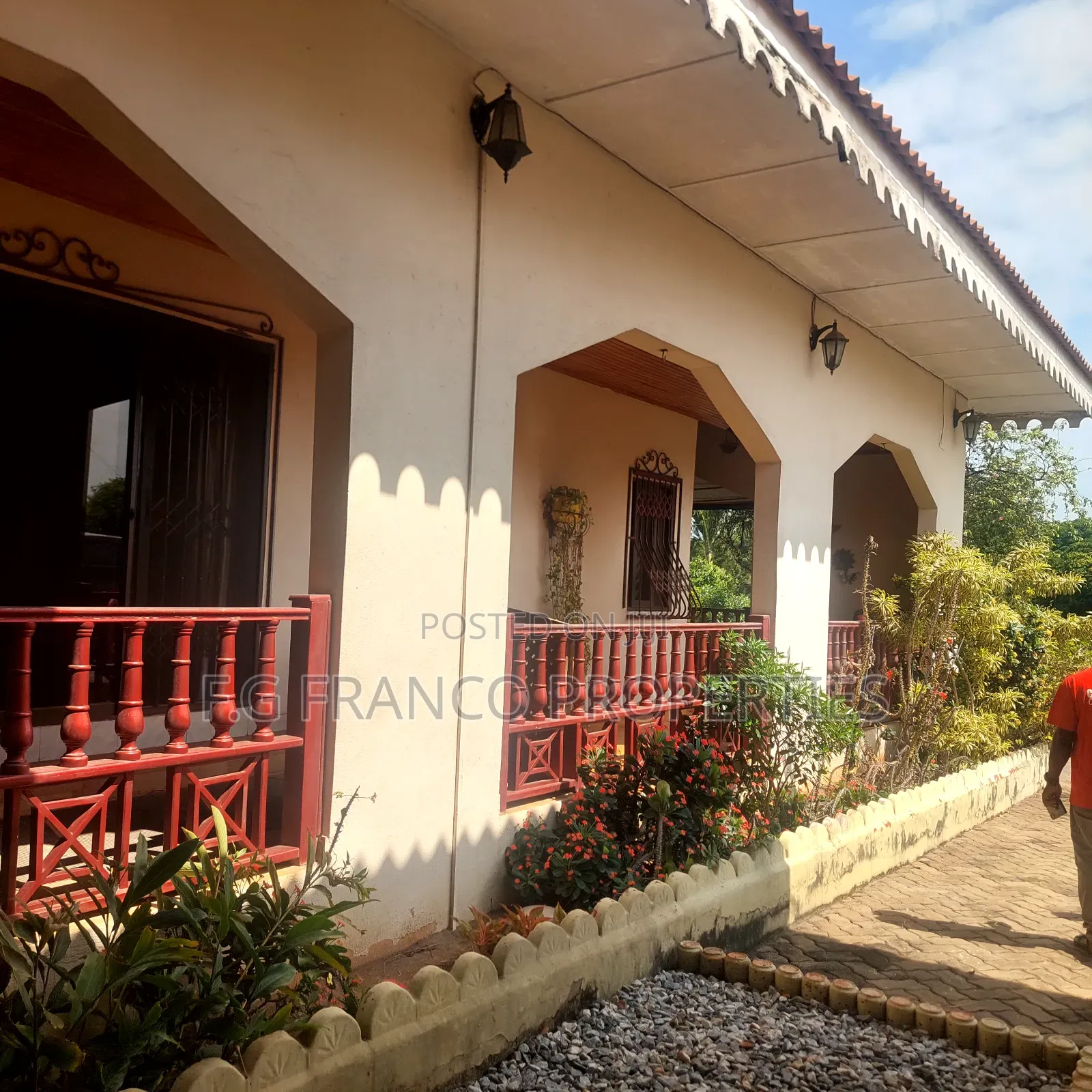 4bdrm House in Kg Franco Properties, Airport Residential Area for sale