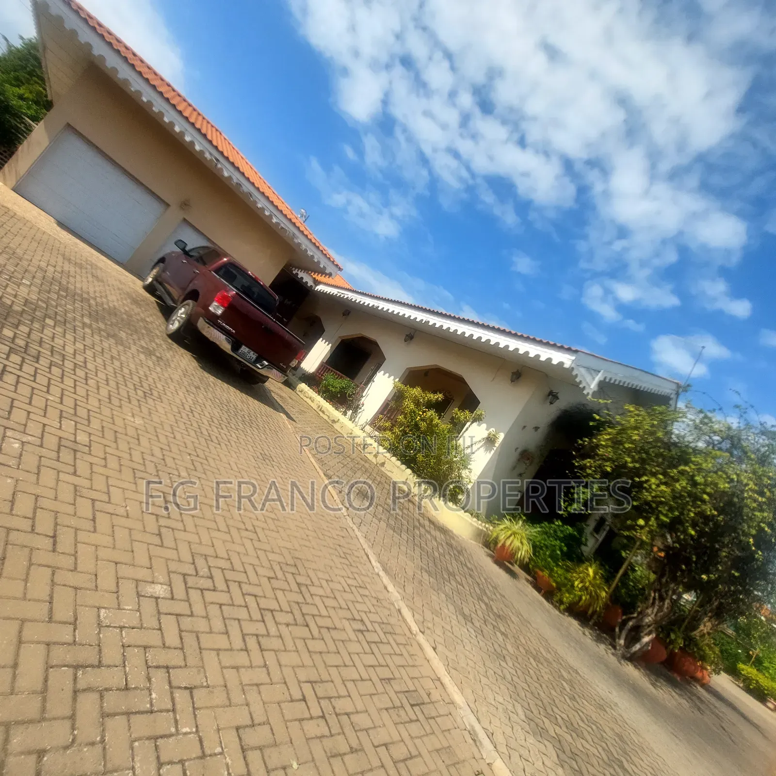 4bdrm House in Kg Franco Properties, Airport Residential Area for sale
