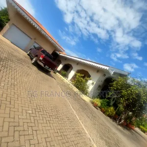 4bdrm House in Kg Franco Properties, Airport Residential Area for sale