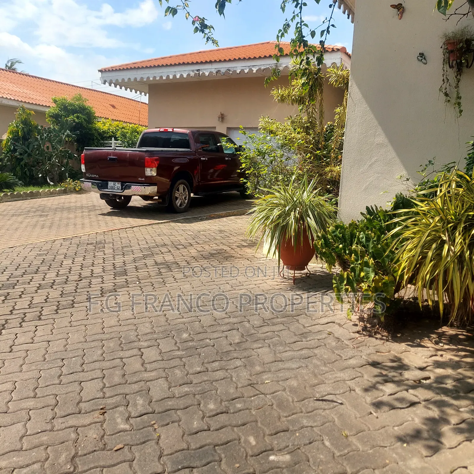 4bdrm House in Kg Franco Properties, Airport Residential Area for sale