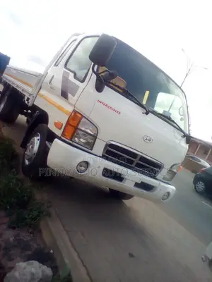 Hyundai Mighty 2
