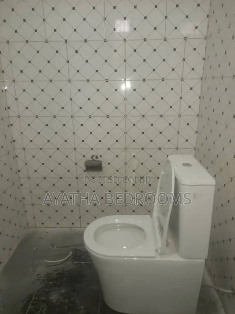 3bdrm House in Modern Properties, Baatsona Total for rent