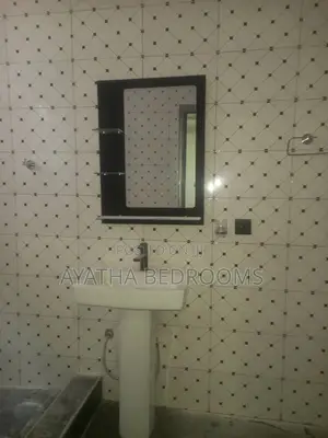 3bdrm House in Modern Properties, Baatsona Total for rent