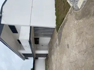 3bdrm House in Modern Properties, First Junction for rent