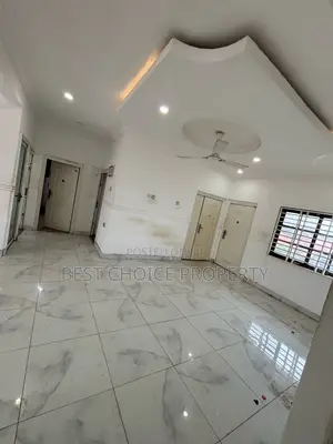 Ex 3 Bedroom Apartment for Rent at Lakeside