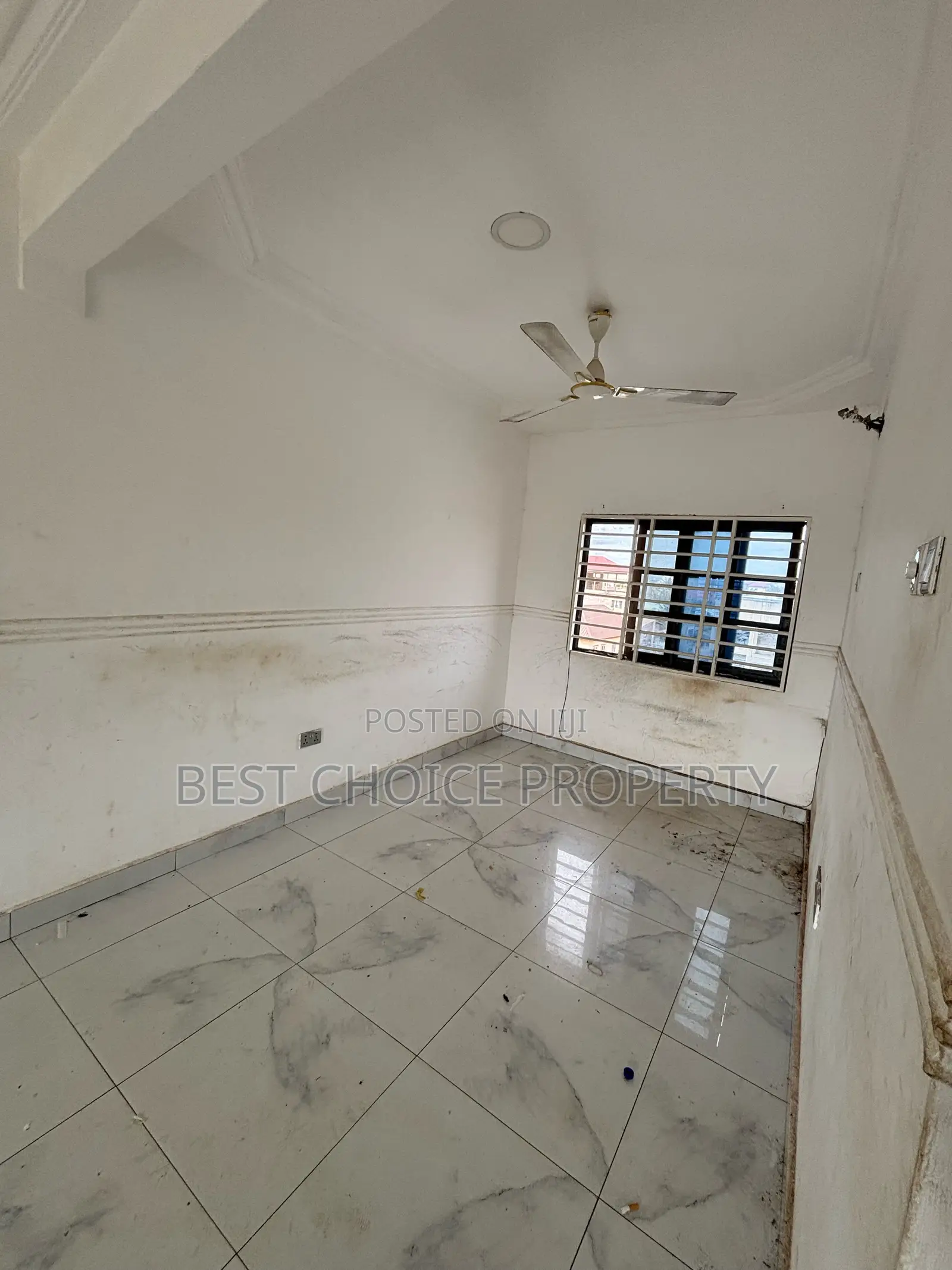 Ex 3 Bedroom Apartment for Rent at Lakeside
