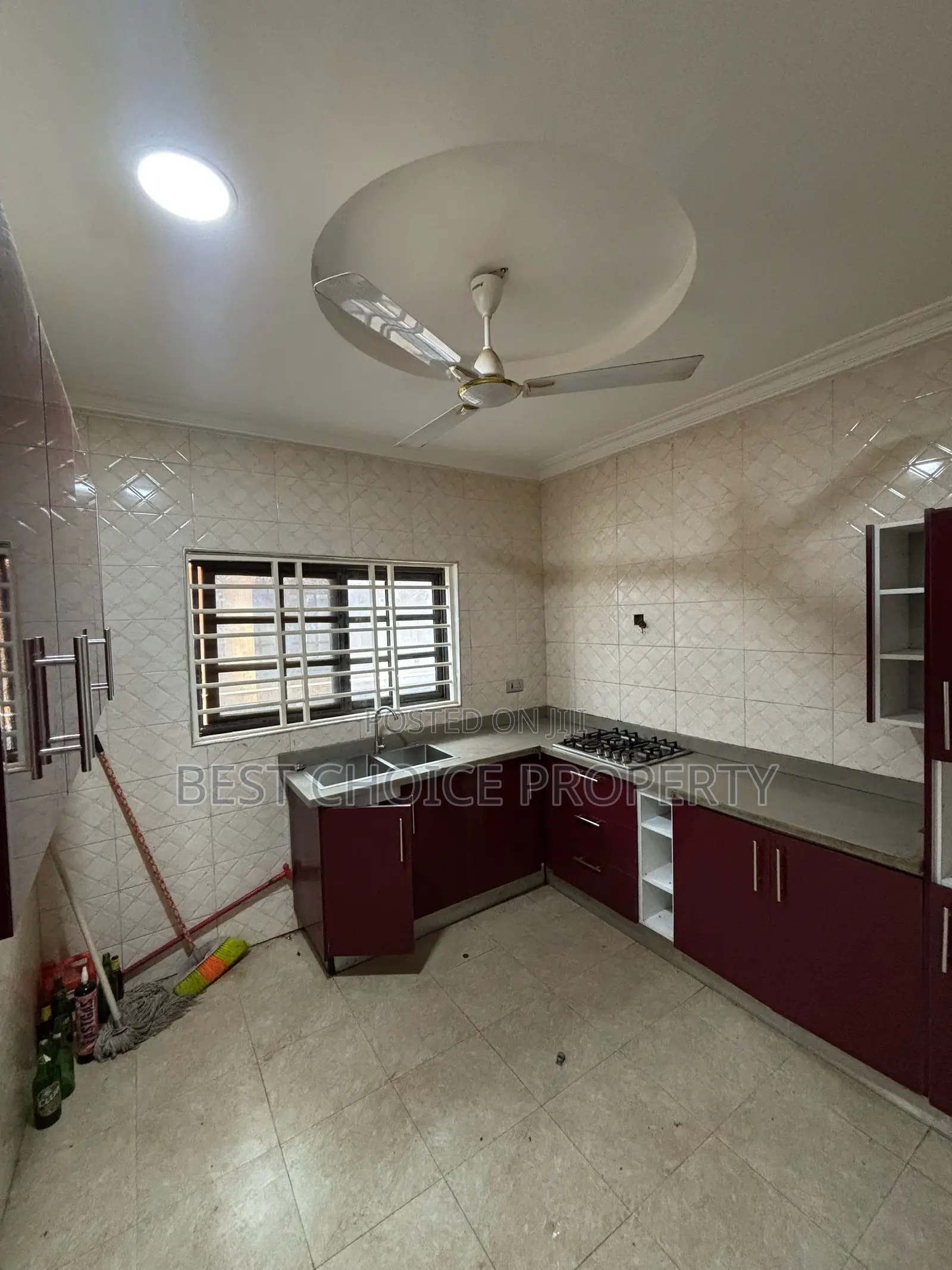 Ex 3 Bedroom Apartment for Rent at Lakeside