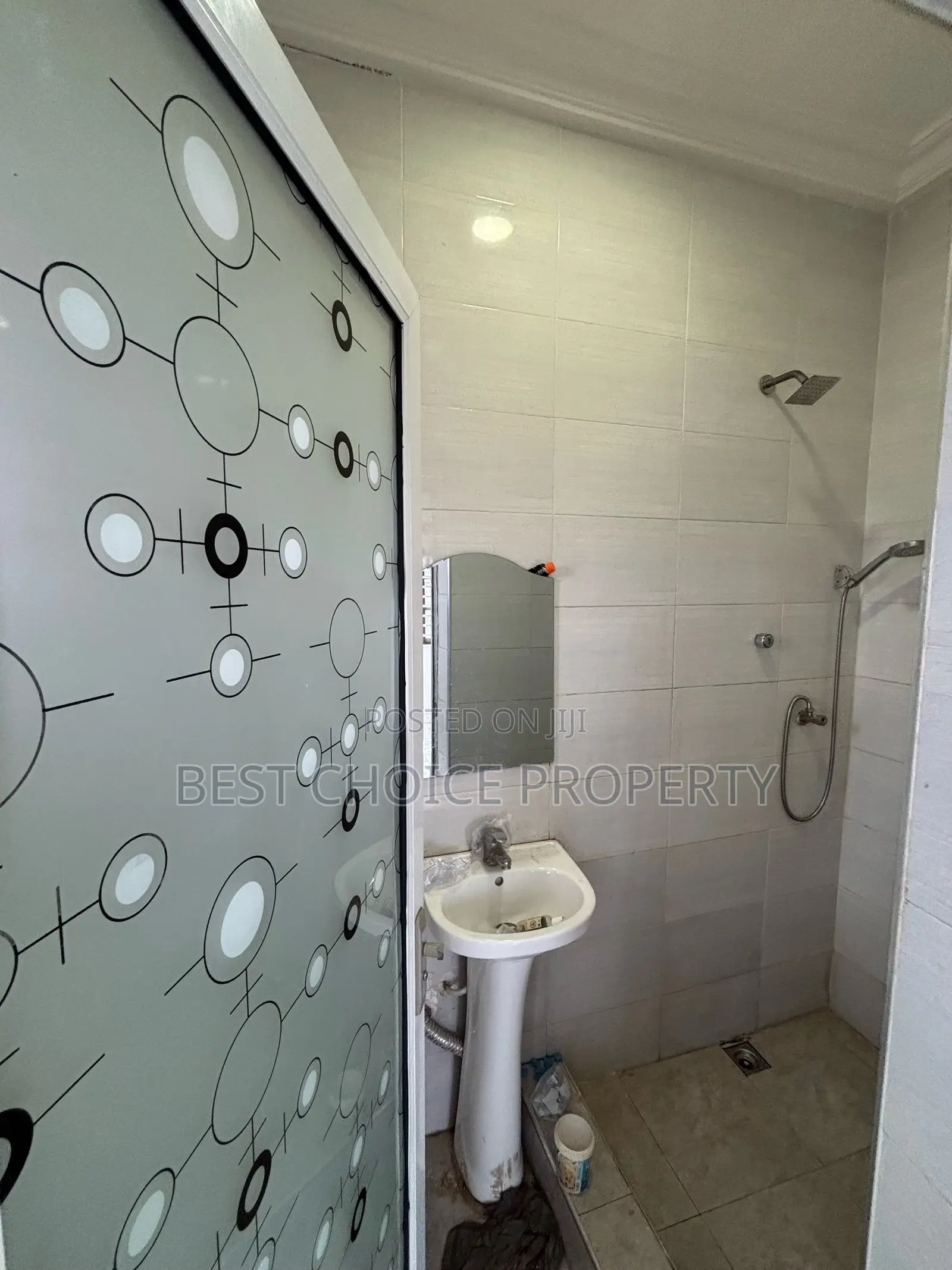 Ex 3 Bedroom Apartment for Rent at Lakeside