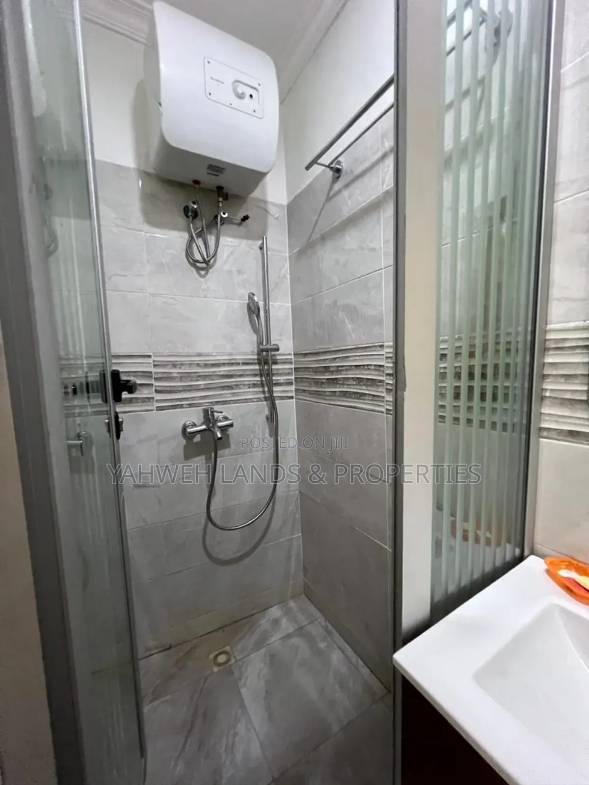 Furnished 5bdrm House in Adenta for rent
