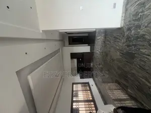 4bdrm House in East Legon for rent