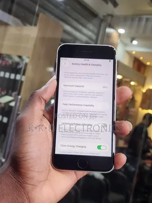 Apple iPhone SE (2022) 64 GB White