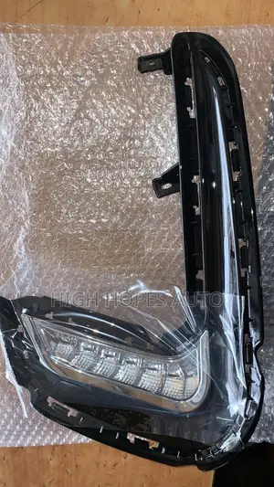 Hyundai Elantra 2017-2018 Fog Light and Cover.
